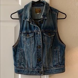 American Eagle vest